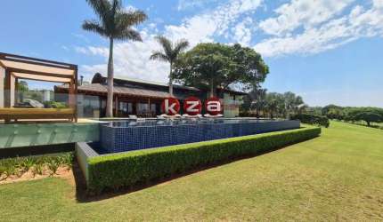 Imponente mansão de luxo no Condomínio Quinta do Lago em Avaré-SP: 6 quartos, 6 suítes, 4 salas, 8 banheiros, 10 vagas de garagem, 1.096m² de área.