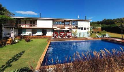Imóvel de luxo com 4 suítes e 10 vagas de garagem no Parque São Jorge, Avaré-SP: a casa dos seus sonhos!