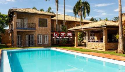 Imponente casa de luxo no condomínio Fazenda Vila Real de Itu: 6 quartos, Amplo lazer com piscina, riquíssimo acabamento. 1.200 metros de construção.