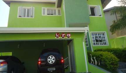 Imperdível: Casa à venda em Valinhos-SP, Jardim São Francisco - 4 quartos, 2 suítes, 3 salas, 5 banheiros, 4 vagas, 305m².