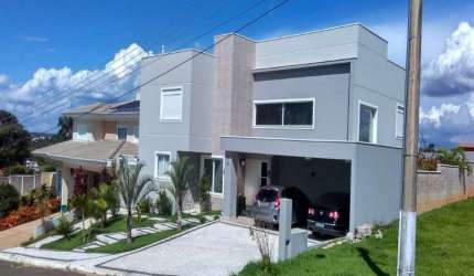 Magnífica casa em condomínio à venda em Valinhos-SP, no Condomínio Residencial Querencia: 4 quartos, 4 suítes, 3 salas, 8 banheiros, 4 vagas de garagem, 395m².