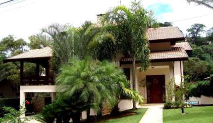 Imperdível oportunidade de adquirir casa de luxo em condomínio no Condomínio Chácara Flora, Valinhos-SP: 4 quartos, 4 suítes, 6 banheiros, 4 vagas, 430m².