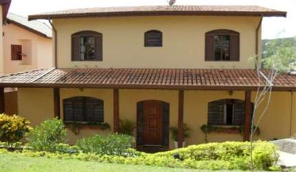 Casa com 4 dormitórios em Condomínio em Valinhos