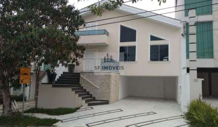 Excelente sobrado à venda, 247m², 3 dormitórios, 2 suítes, no Granja Olga 2.