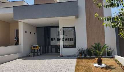 Ótima casa térrea, 114m², 3 dormitórios, 1 suíte, à venda no Villággio Ipanema