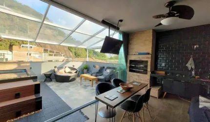 Triplex Mobiliado de Alto Padrão à Venda São Francisco Niterói/RJ.