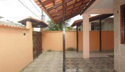 Casa Duplex em Santa Isabel - 02 Quartos - Suíte - Quintal - Garagem - São Gonçalo - RJ.