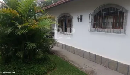 Casa para Venda em Teresópolis, 3 dormitórios, 1 suíte, 2 banheiros, 2 vagas