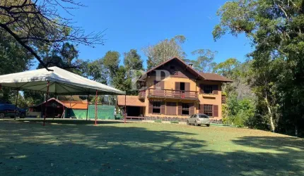 Sítio para Venda em Teresópolis, Alto, 5 dormitórios, 3 banheiros