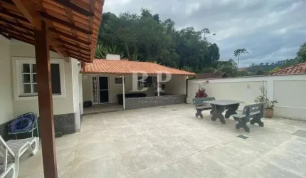 Casa em Condomínio para Venda em Teresópolis, Albuquerque, 3 dormitórios, 3 suítes, 5 banheiros, 3 vagas
