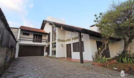 Casa para Venda - 320m², 4 dormitórios, sendo 1 suites, 3 vagas - Cavalhada