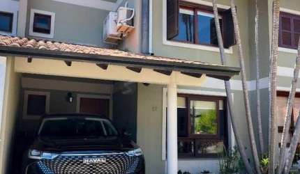 Casa 4D em condomínio na zona sul!