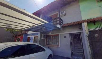 Casa para Venda - 73m², 2 dormitórios, 1 vaga - Hípica