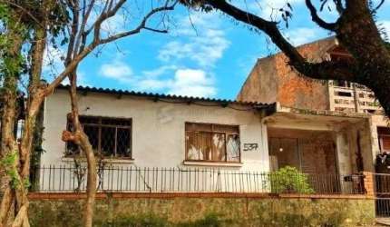 Casa em Porto Alegre, no bairro Cavalhada, com 3 dormitório(s), e 3 banheiros, à venda.