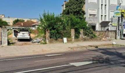 Terreno em Porto Alegre, no bairro Medianeira, à venda.