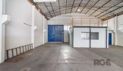 DEPÓSITO EM PETROPOLIS COM 330 M²