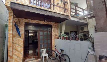 Casa para Venda - 400m², 6 dormitórios, Cavalhada