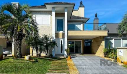 casa Alto Padrão com 239m² privativos, mobiliada e totalmente iluminada.