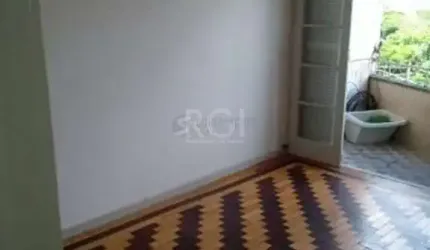 Apartamento de 2 dormitórios, Petrópolis Desocupado