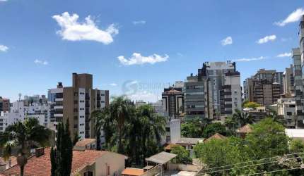 Apartamento com sacada e vaga de garagem no bairro Rio Branco