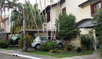 Casa Condominio para Venda - 220m², 3 dormitórios, sendo 1 suites, 4 vagas - Hípica