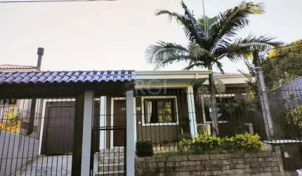 Casa para Venda - 214m², 2 dormitórios, 4 vagas - Parque Santa Fé