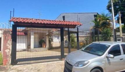 Casa 4 dormitórios I vaga 8 carros I Bairro Camaquã