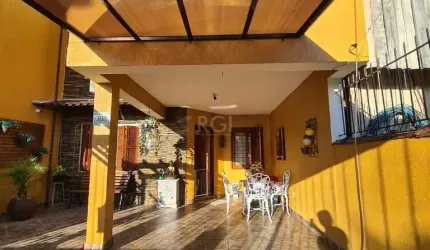 Casa no bairro Hípica - 4 dormitórios