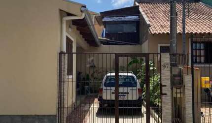 Casa no bairro Hípica - 2 dormitórios