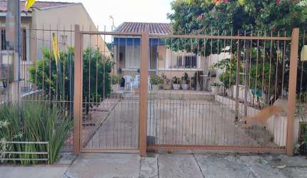 Casa no bairro Hípica - 2 dormitórios