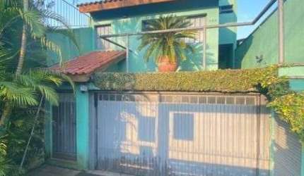 Casa para Venda - 301m², 4 dormitórios, sendo 1 suites, 2 vagas - Bom Jesus