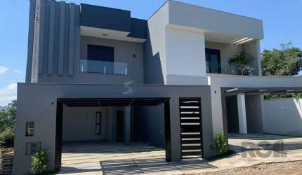Sobrado triplex no cerntro de Gravataí