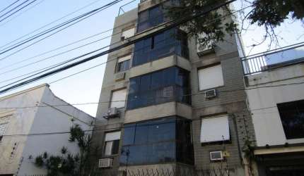 Apartamento de 2 quartos, 2 banheiros 1 vaga de garagem no bairro Azenha em POA