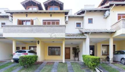 Casa em Condomínio em Cavalhada