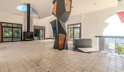 Casa para Venda - 1000m², 5 dormitórios, sendo 5 suites, 8 vagas - Teresópolis