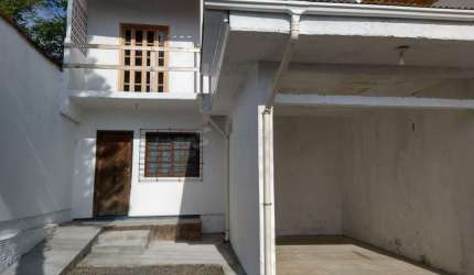 Casa 5 Dormitórios em Fase Final de Construção