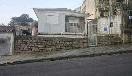 Casa com 02 dormitórios com 02 vagas de garagem