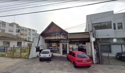 Casa para Venda - 400m², 3 dormitórios, 2 vagas - Teresópolis