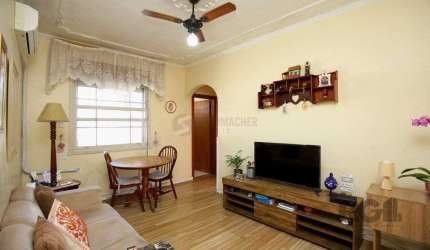 Apartamento de 02 dormitórios no Bairro Moinhos de Vento
