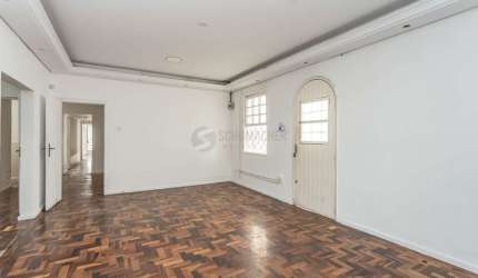 Casa Comercial com Espaço Versátil no Bairro Cristo Redentor - Oportunidade Única!