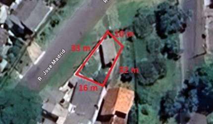 ótimo terreno com 33m de frente ao lado de uma praça