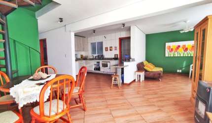 3 Dormitórios, sendo 1 Suíte Master •	Living com Dois Ambientes – no Bairro Alto Petrópolis – Amplo Terreno.