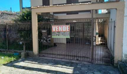 Sobrado á venda em Curitiba    (Cajuru )