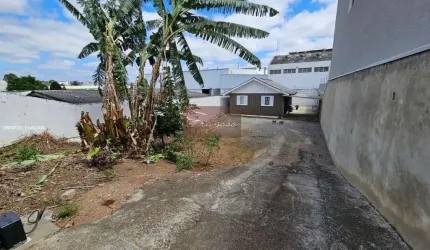 Terreno para Venda em Curitiba, Xaxim, 3 dormitórios, 1 banheiro, 2 vagas