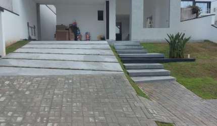 Casa com 3 quartos à venda no Aruã, Mogi das Cruzes  por R$ 1.500.000