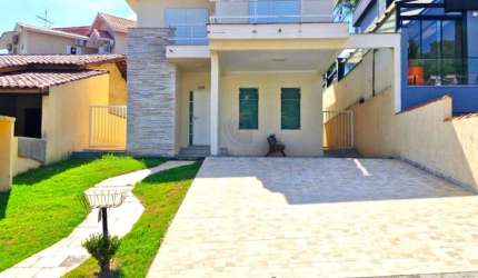 Casa em condomínio fechado com 3 quartos para alugar no Aruã, Mogi das Cruzes , 220 m2 por R$ 6.850