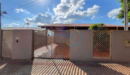 Casa Residencial com 3 quartos  à venda, 300.00 m2 por R$1150000.00  - Champagnat - Londrina/PR