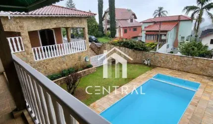 Casa para locação - Condomínio Country Club Aruja - 5 Dormitórios - 3 Suítes - 4 Vagas - Arujá/SP