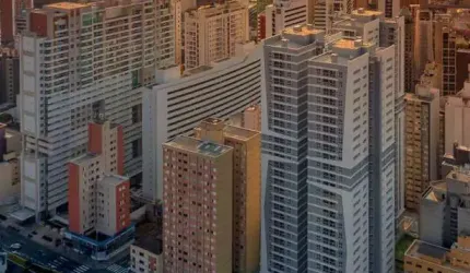 Apartamento para Venda em Curitiba, Batel, 3 dormitórios, 1 suíte, 2 banheiros, 1 vaga