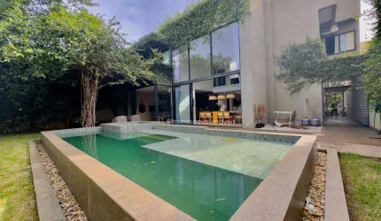 Sobrado finamente decorado à venda no Recanto Tropical